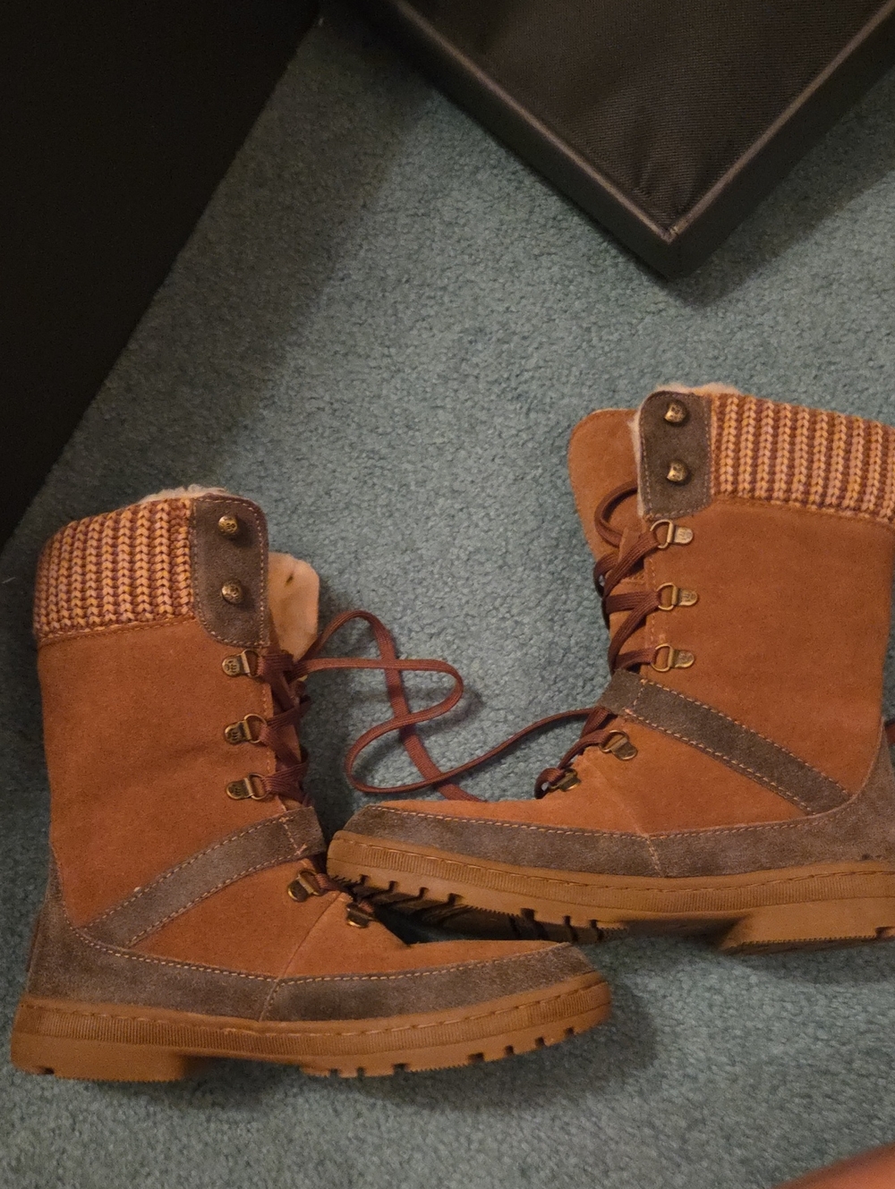 BearPaw Women’s Chestnut Brown Lace-Up Knit Cuff Boots